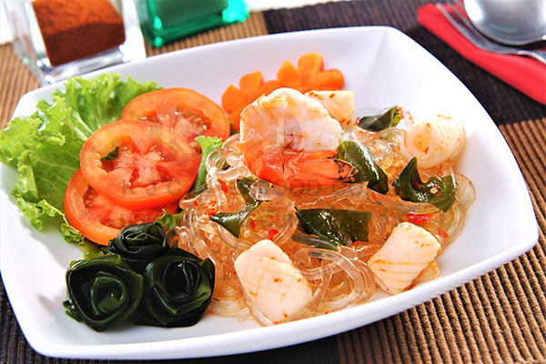 ยำเส้นแก้ว วากาเมะ